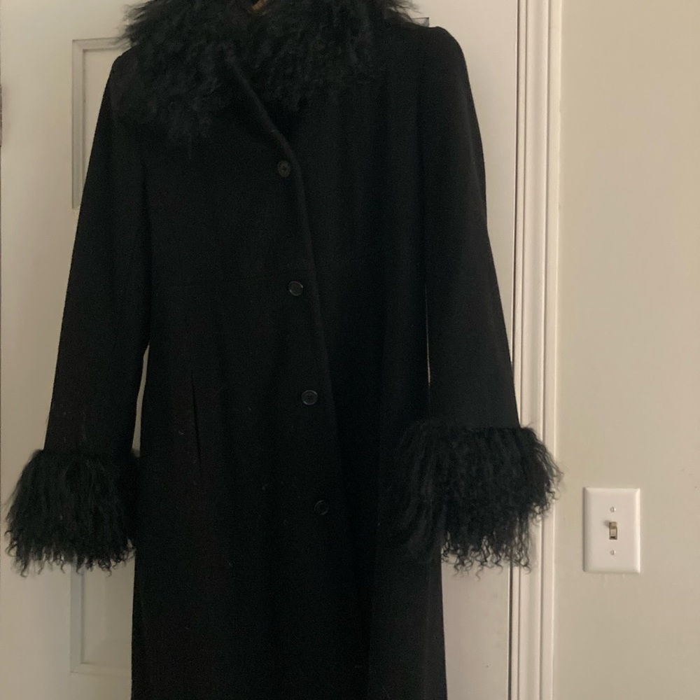 Cashmere blend coat with soft shaggy fur trim